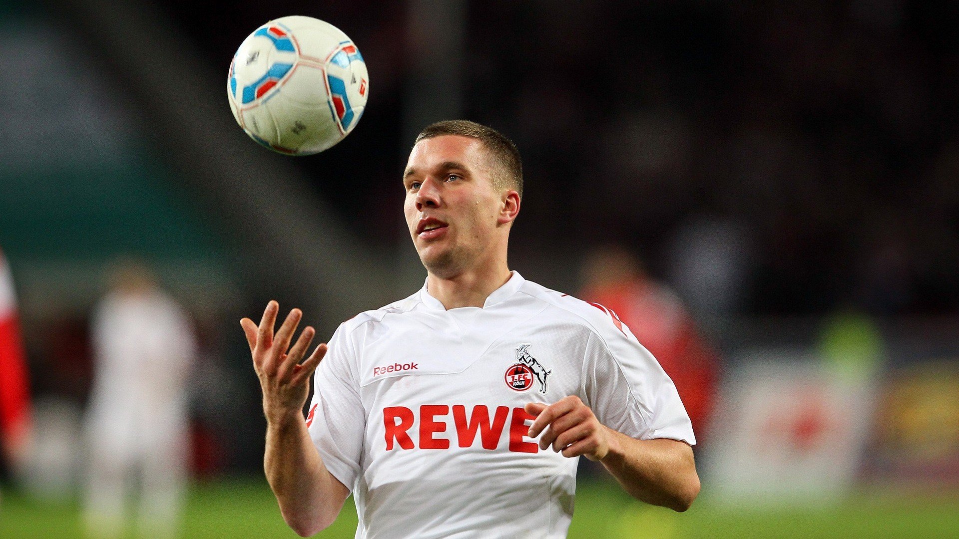 足球赞助商多元化趋势日益明显，足球 赞助